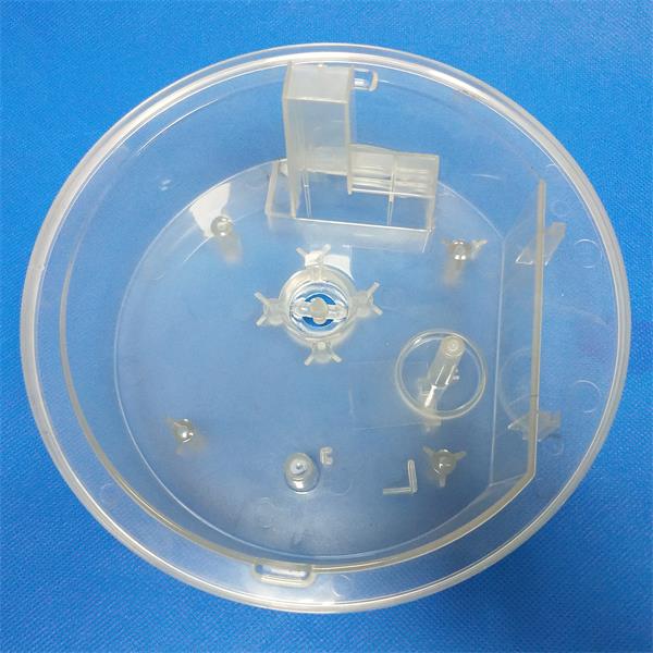 Multige d'injection de polycarbonate à basse température à plusieurs cavité